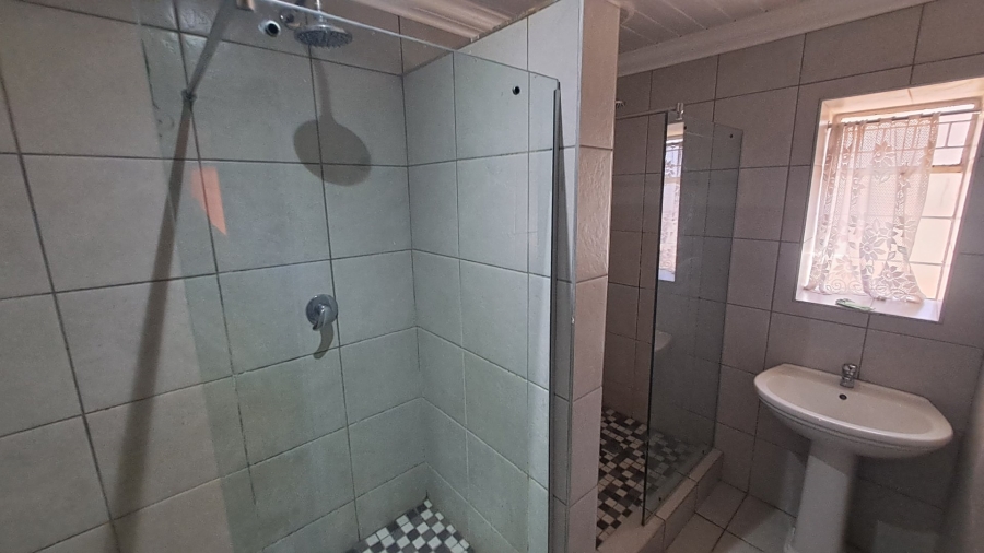 11 Bedroom Property for Sale in Brandwag Free State